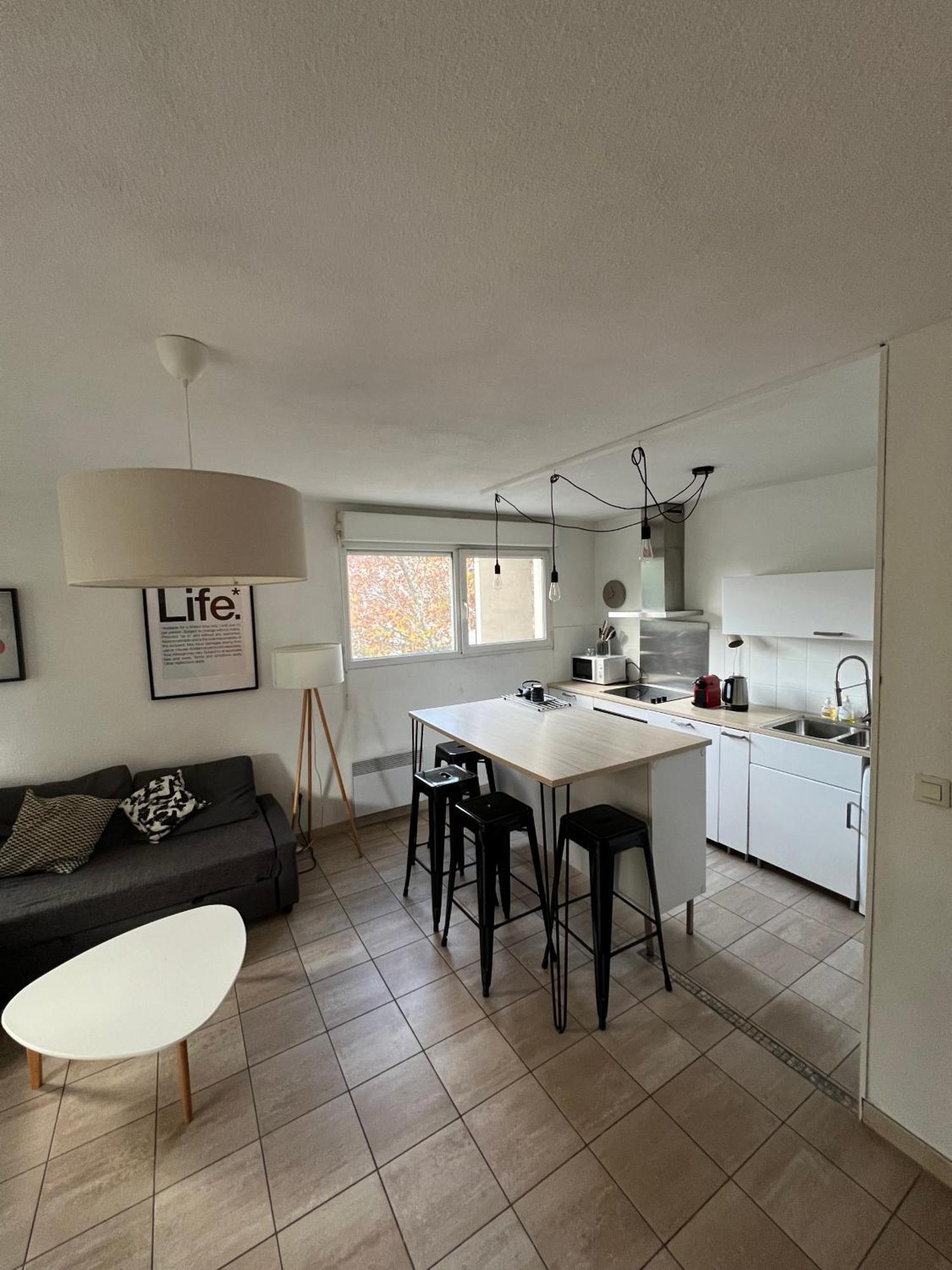 Charmant F2 Port Marianne  Montpellier Extérieur photo